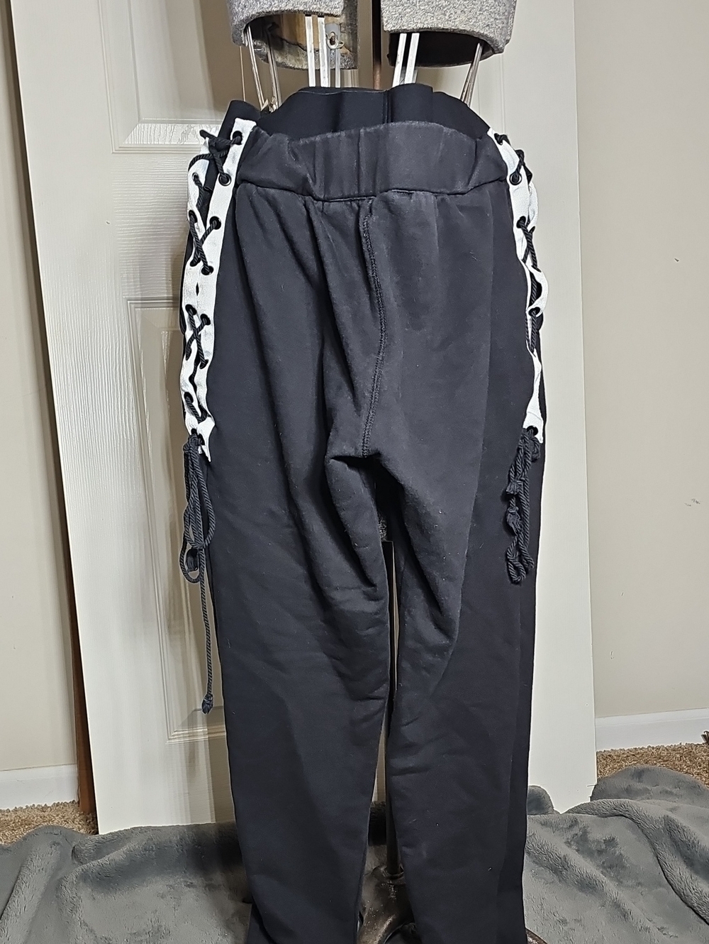 Day & Night Nordstrom Black Corset Lace Up Side Detail Jogger Pants Size S